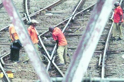 भुसावळात रेल्वे कर्मचाऱ्यांच्या सुरक्षिततेसाठी मोहीम