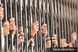 तर्काच्या खुंटीवरून..