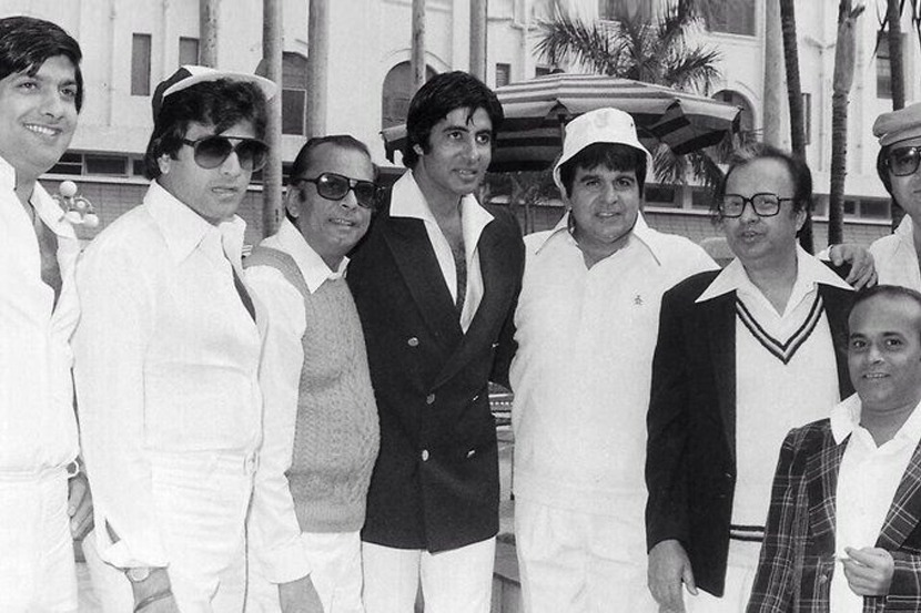 ओळखा पाहू? Throwback फोटो शेअर करत बिग बींनी चाहत्यांना दिलं चॅलेंज