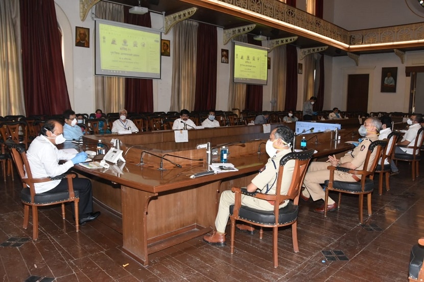 Coronavirus : पुणे, पिंपरी-चिंचवडमध्ये ८ दिवस टाळेबंदीची कडक अंमलबजावणी करा; उपमुख्यमंत्र्यांचे आदेश