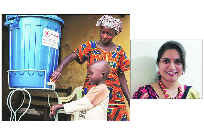 ईबोला साथीदरम्यान आफ्रिकेतील सियारा लियोन मधील आरोग्यसेविका आणि मीनल डाखवे—भोसले