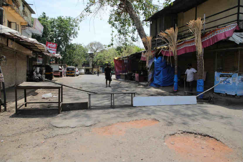 Lockdown: पुणे शहरात करोनाबाधित भागातील अतिरिक्त निर्बंध शिथिल Lockdown: पुणे शहरात करोनाबाधित भागातील अतिरिक्त निर्बंध शिथिल