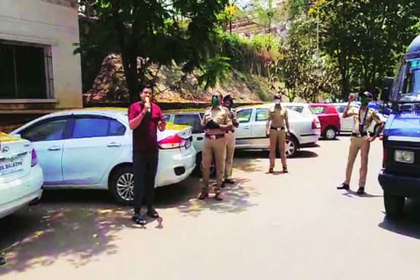 नैराश्य दूर करण्यासाठी हिंदी-मराठी गीतांचा आधार