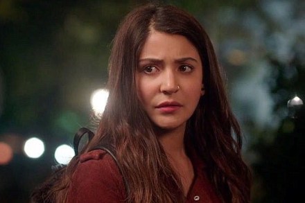 अरे बापरे, हे काय झालं?? अनुष्काच्या घरात शिरला डायनॉसोर, व्हिडीओ केला शेअर अरे बापरे, हे काय झालं?? अनुष्काच्या घरात शिरला डायनॉसोर, व्हिडीओ केला शेअर