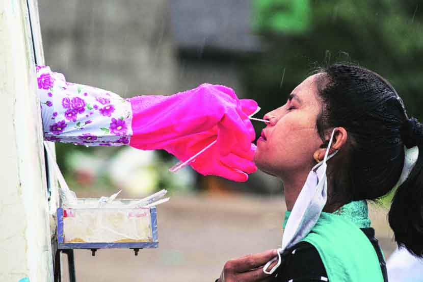 ऑक्सफर्ड विद्यापीठातील जेनर इन्स्टिट्यूट ही लस विकसित करत आहे. करोना व्हायरस विरोधात लस विकसित करण्यामध्ये ऑक्सफर्ड विद्यापीठ आघाडीवर आहे. त्यामुळे त्यांच्यासाठी हा एक मोठा धक्का आहे. 