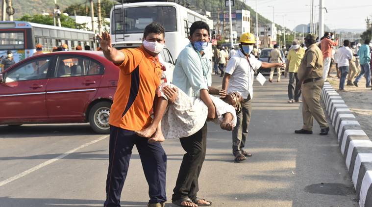 “विशाखापट्टणम वायू गळतीला देवच जबाबदार, कारण…”; दिग्दर्शकाचे ट्विट “विशाखापट्टणम वायू गळतीला देवच जबाबदार, कारण…”; दिग्दर्शकाचे ट्विट