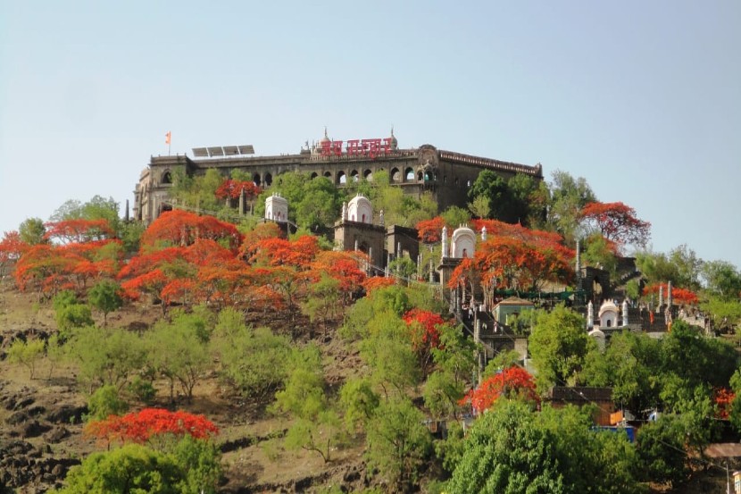 खंडोबाच्या दर्शनाला येणाऱ्या नवविवाहित जोडप्यांवर कारवाई होणार