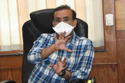 महाराष्ट्रातील स्थलांतरित मजुरांना गावी जाण्यासाठी आरोग्य प्रमाणपत्राची गरज नाही-राजेश टोपे