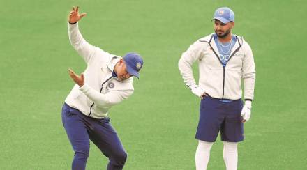 तो मदत करतो पण पूर्णपणे नाही, धोनीबद्दल असं का बोलला असेल ऋषभ पंत?? जाणून घ्या…