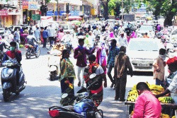 टाळेबंदी सवलतीमुळे कोल्हापुरात सर्वत्र गर्दी