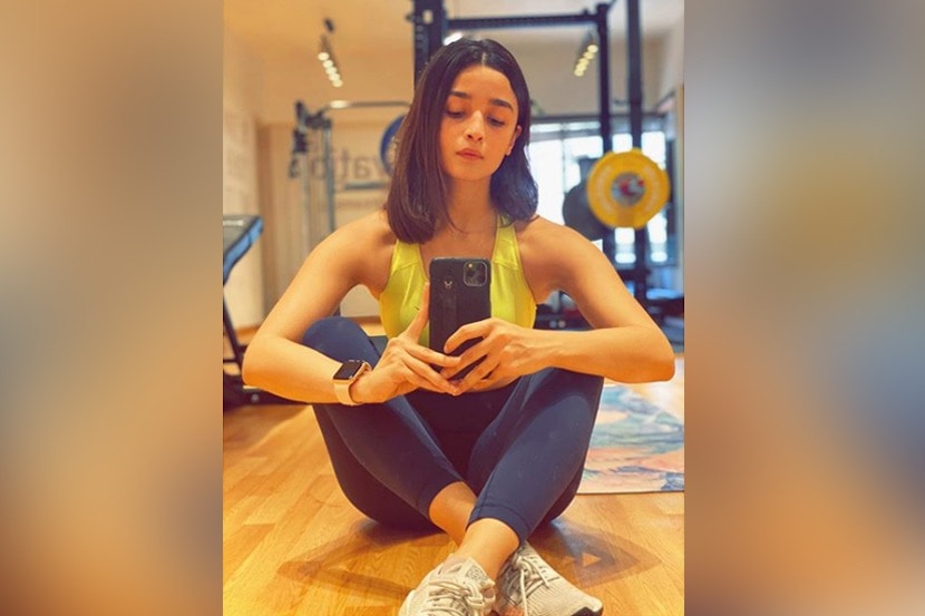 रणबीरने घरीच कापले आलियाचे केस?
