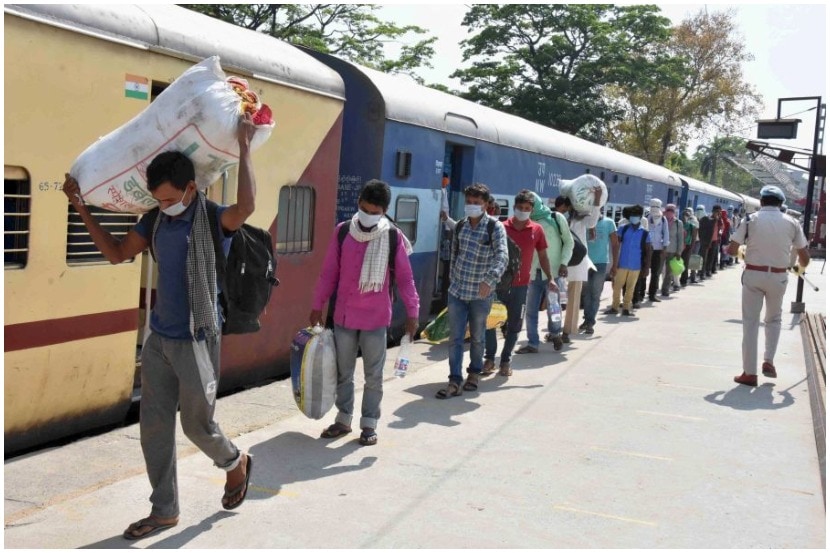 विशेष श्रमिक रेल्वेगाडीनं आपापल्या घरी जाणारे स्थलांतरित मजूर.(संग्रहित छायाचित्र)
