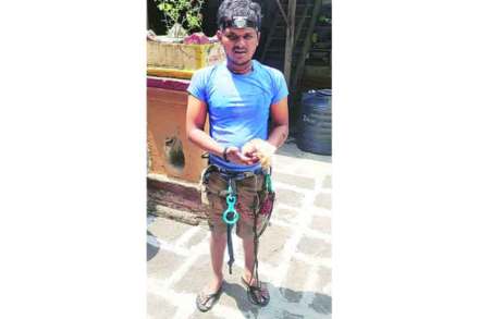 विहिरीत पडलेल्या मांजरीच्या पिलाला ‘अक्षय’ जीवदान