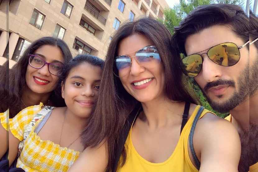 सुष्मिताने उलगडली तिची लव्हस्टोरी; शेअर केला ‘हा’ व्हिडीओ सुष्मिताने उलगडली तिची लव्हस्टोरी; शेअर केला ‘हा’ व्हिडीओ