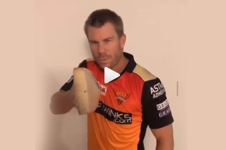 डायलॉगवरून चित्रपट ओळखा… वॉर्नरचं चाहत्यांना ‘चॅलेंज’ डायलॉगवरून चित्रपट ओळखा… वॉर्नरचं चाहत्यांना ‘चॅलेंज’