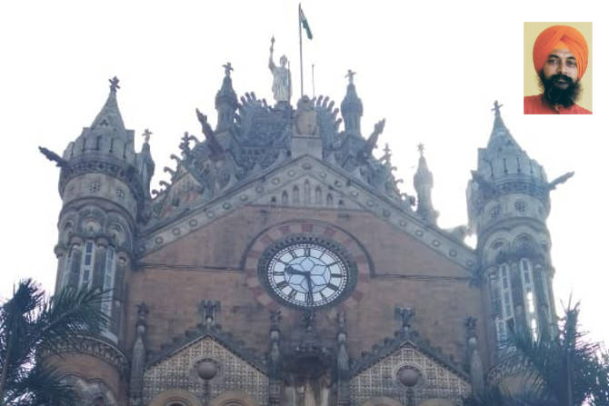 छत्रपती शिवाजी महाराज टर्मिनसच्या (सीएसएमटी) सौंदर्यात भर घालणारे हे घडय़ाळ सुरू ठेवण्यासाठी टाळेबंदीच्या काळातही महेंद्र सिंग रोज बदलापूरहून सीएसएमटीला जात आहे. छत्रपती शिवाजी महाराज टर्मिनसच्या (सीएसएमटी) सौंदर्यात भर घालणारे हे घडय़ाळ सुरू ठेवण्यासाठी टाळेबंदीच्या काळातही महेंद्र सिंग रोज बदलापूरहून सीएसएमटीला जात आहे.