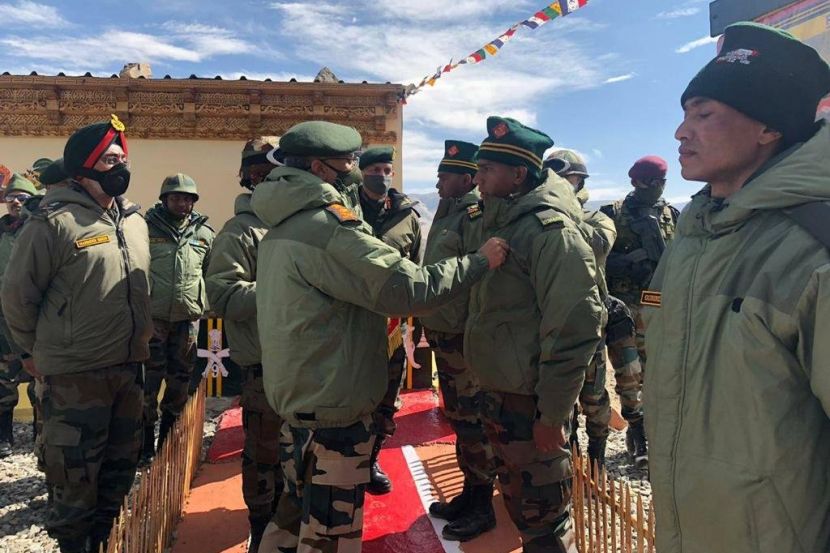२०१७ साली डोकलाममध्ये ७३ दिवस भारतीय आणि चिनी सैन्य आमने-सामने होते. त्यावेळी आताचे सीडीएस बीपिन रावत लष्करप्रमुख होते. 