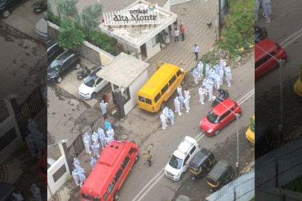 देशात २४ तासांत ७३ हजार ६४२ रुग्ण बरे झाल्याने करोनामुक्तांचे प्रमाण ७७.३२ वर पोहोचले आहे, तर मृत्यूचा दर १.७२ टक्क्यांपर्यंत घसरला आहे. देशात २४ तासांत ७३ हजार ६४२ रुग्ण बरे झाल्याने करोनामुक्तांचे प्रमाण ७७.३२ वर पोहोचले आहे, तर मृत्यूचा दर १.७२ टक्क्यांपर्यंत घसरला आहे.