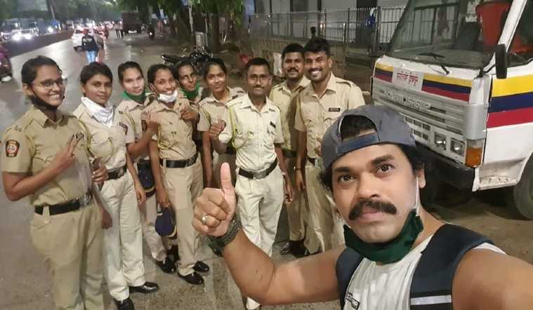 मुंबई पोलिसांसोबत सिद्धार्थ जाधवचा सेल्फी, म्हणाला तुम्हाला मानाचा सलाम !