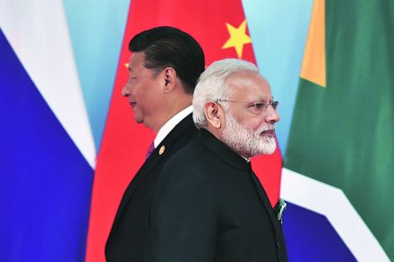 जिनपिंग आणि मोदी (संग्रहित छायाचित्र) जिनपिंग आणि मोदी (संग्रहित छायाचित्र)