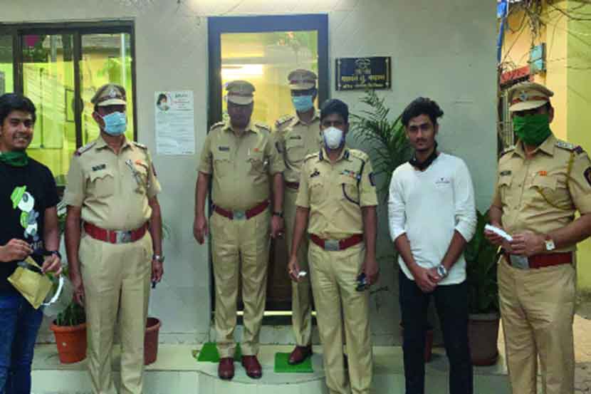 गोष्ट छोटी डोंगराएवढी..