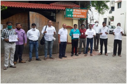 प्रलंबित मागण्यांसाठी विना अनुदानीत शिक्षकांचे आंदोलन