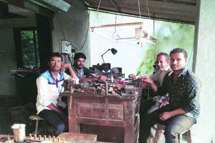 दागिन्यांचे साचे तयार करणारा व्यवसाय ठप्प