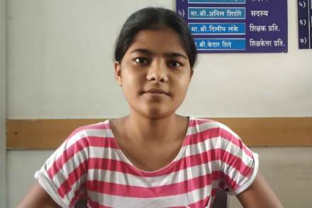पुणे : काजल शिवशरण हीने प्रतिकूल परिस्थीतीत दहावीची परीक्षा उत्तीर्ण केली.
