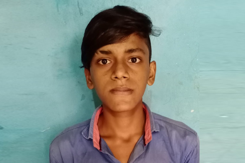पिंपरी - रोहन भालेराव या विद्यार्थ्याने अतिशय प्रतिकूल परिस्थितीत दहावीच्या परीक्षेत घवघवीत यश मिळवले आहे.