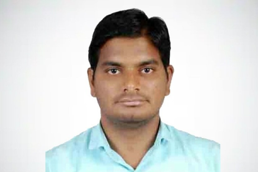चंद्रपूर : सुरेंद्र बुटले या तरुणाने राज्य लोकसेवा आयोगाच्या तीन परीक्षा एकाच वेळी उत्तीर्ण केल्या आहेत.