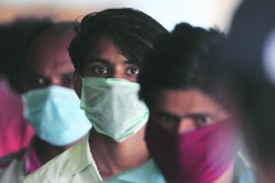 समूह संसर्ग नाही, फक्त स्थानिक उद्रेक