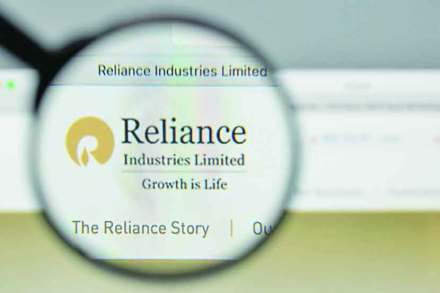 अर्थ वल्लभ : ‘रिलायन्स’ गुंतवणुकीचे लाभार्थी 