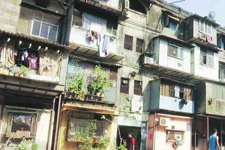 पर्यायी घरात जाण्यास बीडीडी चाळ पुनर्विकासातील रहिवाशांना घाई