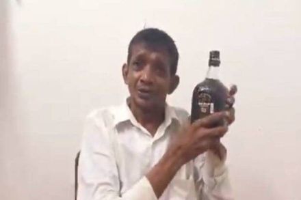 काँग्रेस नेत्याचा करोनावर देशी उपचार, रम प्या आणि फ्राय अंडे खा अन् ..