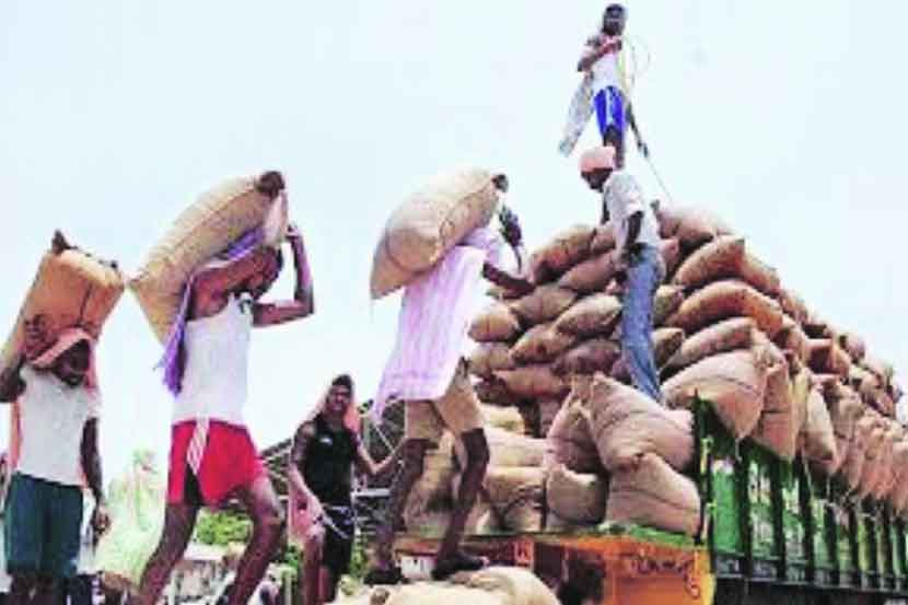 अत्यावश्यक सेवेसाठी माथाडी आक्रमक