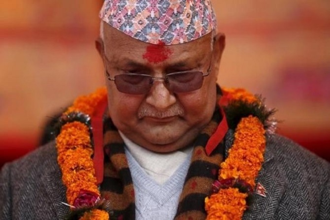 नेपाळमध्ये ओली सरकार वाचवण्यासाठी चीनचे उघडपणे जोरदार प्रयत्न