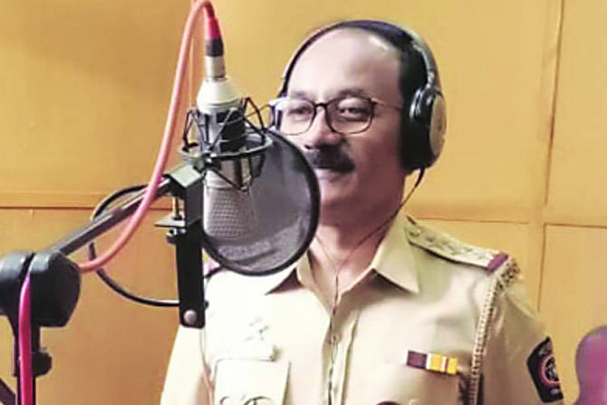 गायकवाड यांनी या खात्यात कर्तव्य बजावताना स्वत:मधील हळवा कोपरा कायम जिवंत ठेवला. गायकवाड यांनी या खात्यात कर्तव्य बजावताना स्वत:मधील हळवा कोपरा कायम जिवंत ठेवला.