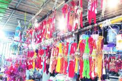 टाळेबंदीमुळे बाजारात जुन्याच राख्या