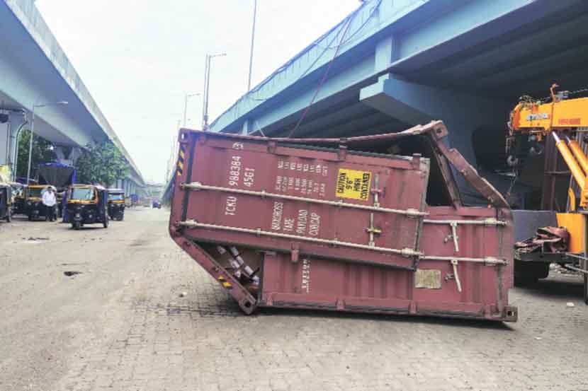 ठाण्यातील माजिवडा पूल अपघात क्षेत्र?