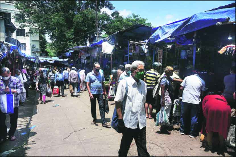 ठाण्यात टाळेबंदीपूर्वी खरेदीसाठी झुंबड
