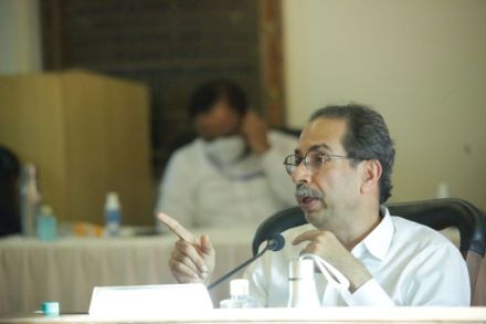 पुण्याचं चित्र तीन आठवड्यात बदलण्याचे मुख्यमंत्री उद्धव ठाकरे यांचे आदेश
