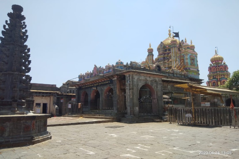 मंदिरे बंद असल्याने तीर्थक्षेत्रांची अर्थव्यवस्था कोलमडली