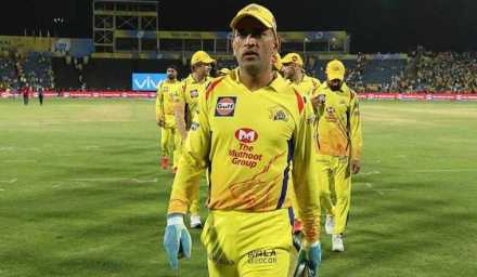 IPL 2020: CSKने शेअर केला धोनीचा UAEमधला ‘फर्स्ट लूक’
