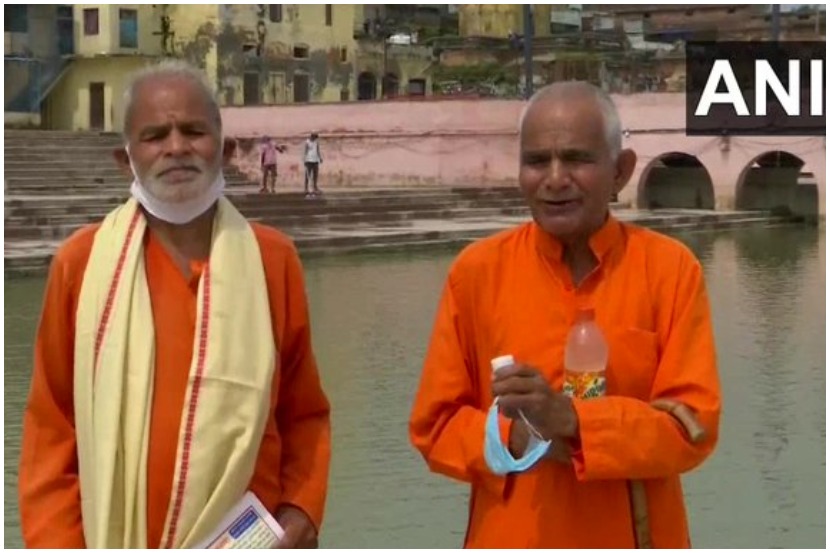 १५० पेक्षा जास्त नद्या आणि तीन समुद्रांचे पाणी घेऊन अयोध्येत पोहोचले ‘ते’ दोन भाऊ