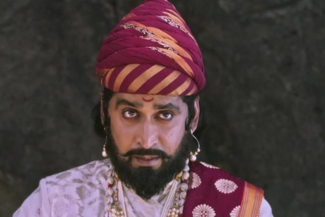 chinmay mandlekar