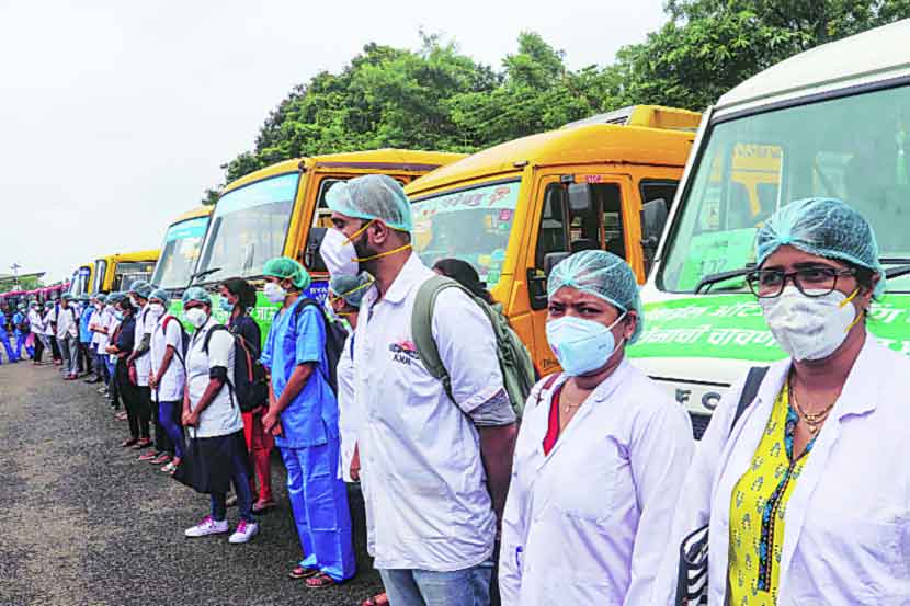 फिरती चाचणी सुविधा आणि प्रचार मोहिमेला सुरुवात करण्यात आली. (छायाचित्र : नरेंद्र वास्कर)