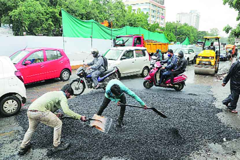 रस्त्यांची दुरवस्था, खड्डे पडण्यास सुरुवात