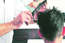 केशकर्तन व्यवसायाला पुन्हा तोटय़ाची कात्री