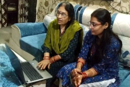 सासू-सुनेनं दाखवलं कर्तृत्व; सुशिक्षित बेरोजगार कमवतायेत २० हजार सासू-सुनेनं दाखवलं कर्तृत्व; सुशिक्षित बेरोजगार कमवतायेत २० हजार