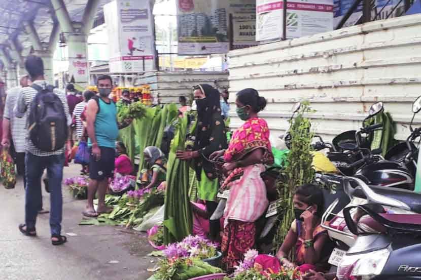 पत्री विक्रीतून आदिवासींना नवसंजीवनी